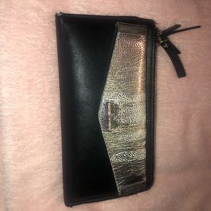 Black and sliver wallet